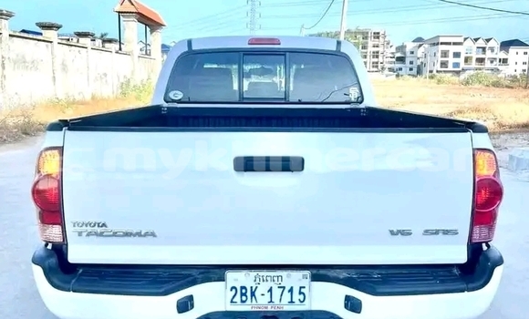 Buy Used Toyota Tacoma White Car in Banlung in Ratanakiri Province Buy Used Toyota Tacoma White Car in Banlung in Ratanakiri Province