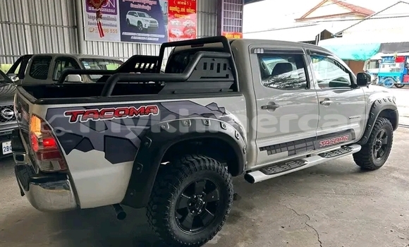 Buy Used Toyota Tacoma White Car in Chbar Mon in Kampong Speu Province Buy Used Toyota Tacoma White Car in Chbar Mon in Kampong Speu Province