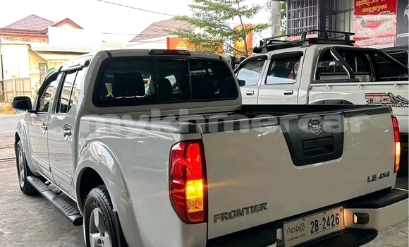 Buy Used Nissan Frontier White Car in Chbar Mon in Kampong Speu Province Buy Used Nissan Frontier White Car in Chbar Mon in Kampong Speu Province