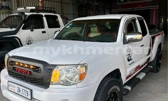 Buy Used Toyota Tacoma White Car in Chbar Mon in Kampong Speu Province Buy Used Toyota Tacoma White Car in Chbar Mon in Kampong Speu Province
