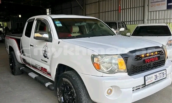 Buy Used Toyota Tacoma White Car in Chbar Mon in Kampong Speu Province Buy Used Toyota Tacoma White Car in Chbar Mon in Kampong Speu Province