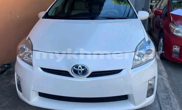 Buy Used Toyota Prius White Car in Khemarak Phoumin in Koh Kong Province Buy Used Toyota Prius White Car in Khemarak Phoumin in Koh Kong Province