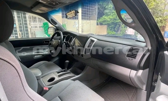 Buy Used Toyota Tacoma Beige Car in Chbar Mon in Kampong Speu Province Buy Used Toyota Tacoma Beige Car in Chbar Mon in Kampong Speu Province