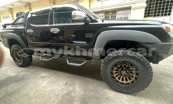 Buy Used Toyota Tacoma Beige Car in Chbar Mon in Kampong Speu Province Buy Used Toyota Tacoma Beige Car in Chbar Mon in Kampong Speu Province