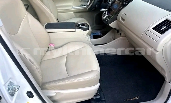 Buy Used Toyota Prius White Car in Chbar Mon in Kampong Speu Province Buy Used Toyota Prius White Car in Chbar Mon in Kampong Speu Province