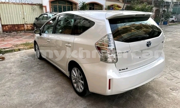 Buy Used Toyota Prius White Car in Chbar Mon in Kampong Speu Province Buy Used Toyota Prius White Car in Chbar Mon in Kampong Speu Province