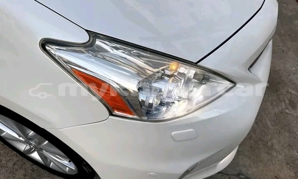 Buy Used Toyota Prius White Car in Chbar Mon in Kampong Speu Province Buy Used Toyota Prius White Car in Chbar Mon in Kampong Speu Province