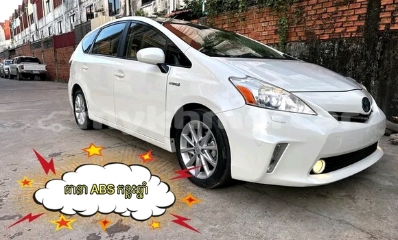 Buy Used Toyota Prius White Car in Chbar Mon in Kampong Speu Province Buy Used Toyota Prius White Car in Chbar Mon in Kampong Speu Province