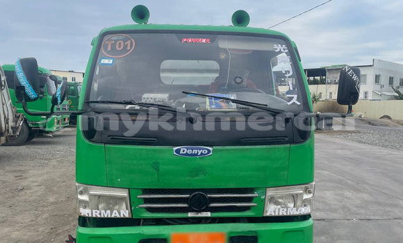 Buy Used Hyundai H200 Green Truck in Phnom Penh in Phnom Penh Buy Used Hyundai H200 Green Truck in Phnom Penh in Phnom Penh