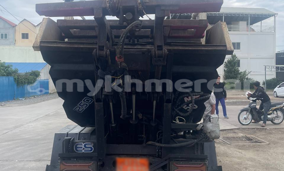 Buy Used Hyundai H200 Green Truck in Phnom Penh in Phnom Penh Buy Used Hyundai H200 Green Truck in Phnom Penh in Phnom Penh