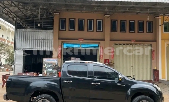 Buy Used Isuzu D–MAX Black Car in Kep in Kep Province