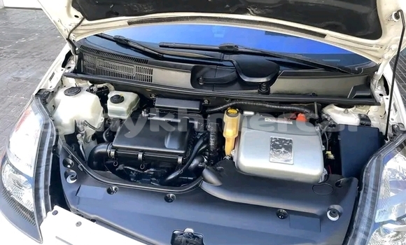 Buy Used Toyota Prius White Car in Doun Kaev in Takeo Province Buy Used Toyota Prius White Car in Doun Kaev in Takeo Province