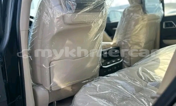 Buy Used Toyota Land Cruiser White Car in Cheom Ksan in Preah Vihear Province Buy Used Toyota Land Cruiser White Car in Cheom Ksan in Preah Vihear Province