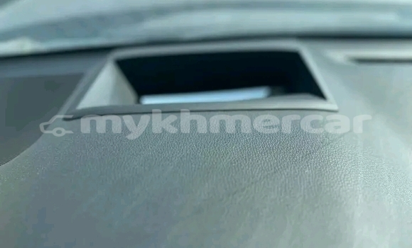 Buy Used Toyota Land Cruiser White Car in Cheom Ksan in Preah Vihear Province Buy Used Toyota Land Cruiser White Car in Cheom Ksan in Preah Vihear Province