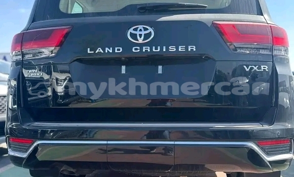 Buy Used Toyota Land Cruiser White Car in Cheom Ksan in Preah Vihear Province Buy Used Toyota Land Cruiser White Car in Cheom Ksan in Preah Vihear Province
