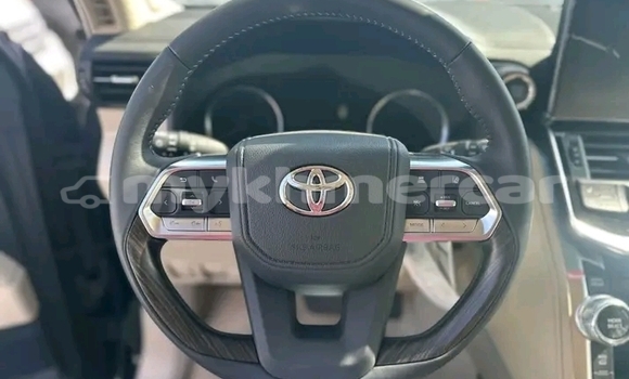 Buy Used Toyota Land Cruiser White Car in Cheom Ksan in Preah Vihear Province Buy Used Toyota Land Cruiser White Car in Cheom Ksan in Preah Vihear Province