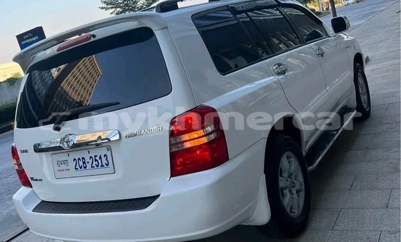 Buy Used Toyota Highlander White Car in Chbar Mon in Kampong Speu Province Buy Used Toyota Highlander White Car in Chbar Mon in Kampong Speu Province