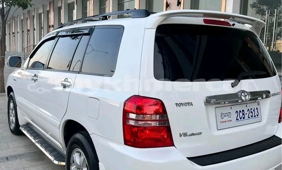 Buy Used Toyota Highlander White Car in Kep in Kep Province Buy Used Toyota Highlander White Car in Kep in Kep Province