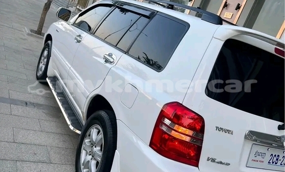 Buy Used Toyota Highlander White Car in Kep in Kep Province Buy Used Toyota Highlander White Car in Kep in Kep Province