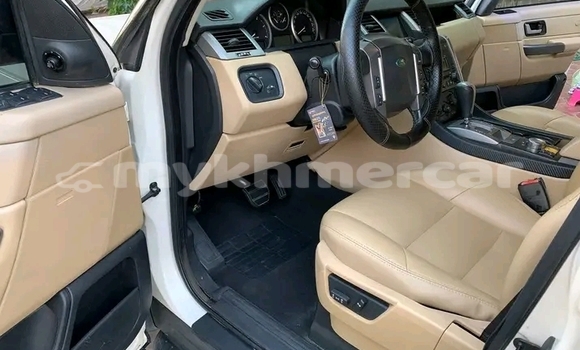 Buy Used Range Rover Range Rover White Car in Chbar Mon in Kampong Speu Province Buy Used Range Rover Range Rover White Car in Chbar Mon in Kampong Speu Province