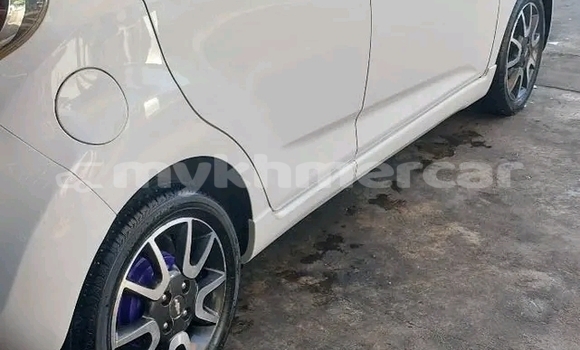 Buy Used Chevrolet Spark White Car in Dăm Thnăm in Kampot Province Buy Used Chevrolet Spark White Car in Dăm Thnăm in Kampot Province
