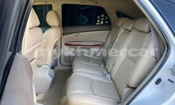 Buy Used Lexus RX 330 White Car in Kampong Cham in Kampong Cham Province Buy Used Lexus RX 330 White Car in Kampong Cham in Kampong Cham Province