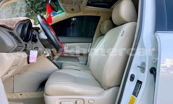 Buy Used Lexus RX 330 White Car in Kampong Cham in Kampong Cham Province Buy Used Lexus RX 330 White Car in Kampong Cham in Kampong Cham Province