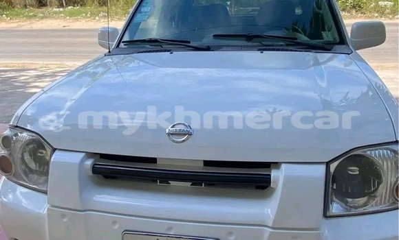 Buy Used Nissan Frontier White Car in Kampot in Kampot Province Buy Used Nissan Frontier White Car in Kampot in Kampot Province