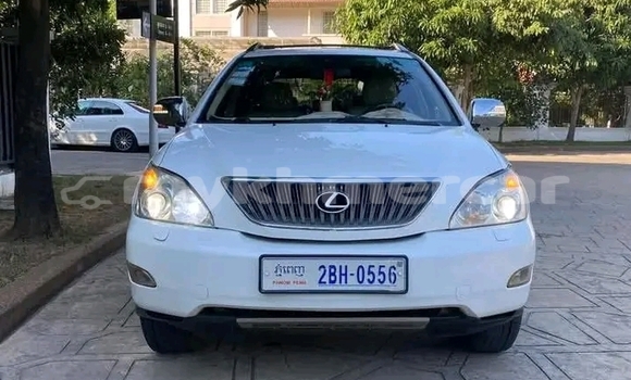 Buy Used Lexus RX 330 White Car in Chbar Mon in Kampong Speu Province Buy Used Lexus RX 330 White Car in Chbar Mon in Kampong Speu Province