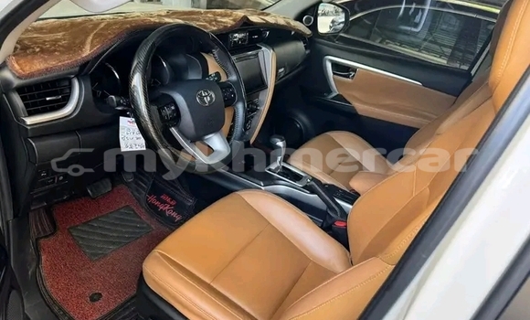 Buy Used Toyota Fortuner White Car in Chbar Mon in Kampong Speu Province Buy Used Toyota Fortuner White Car in Chbar Mon in Kampong Speu Province