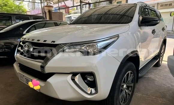 Buy Used Toyota Fortuner White Car in Chbar Mon in Kampong Speu Province Buy Used Toyota Fortuner White Car in Chbar Mon in Kampong Speu Province