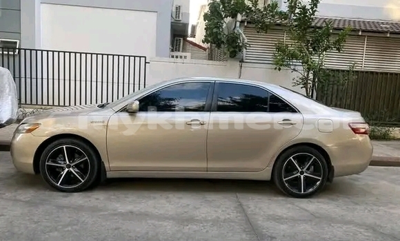 Buy Used Toyota Camry White Car in Koulen in Preah Vihear Province Buy Used Toyota Camry White Car in Koulen in Preah Vihear Province