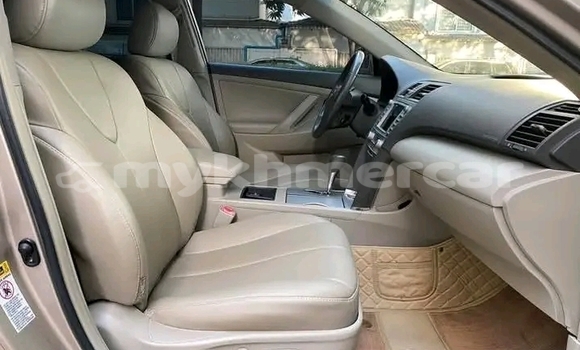 Buy Used Toyota Camry White Car in Koulen in Preah Vihear Province Buy Used Toyota Camry White Car in Koulen in Preah Vihear Province