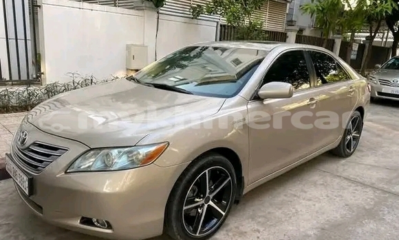 Buy Used Toyota Camry White Car in Koulen in Preah Vihear Province Buy Used Toyota Camry White Car in Koulen in Preah Vihear Province