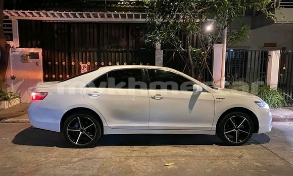 Buy Used Toyota Camry White Car in Kampong Chhnang in Kampong Chhnang Province Buy Used Toyota Camry White Car in Kampong Chhnang in Kampong Chhnang Province