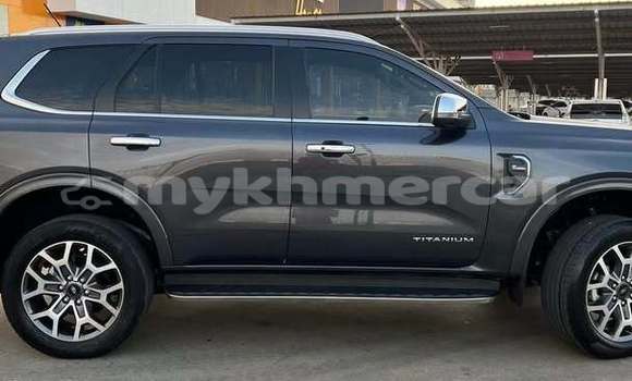 Buy Used Ford Everest Black Car in Chbar Mon in Kampong Speu Province Buy Used Ford Everest Black Car in Chbar Mon in Kampong Speu Province