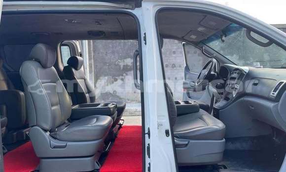 Buy Used Hyundai Starex White Car in Phnom Penh in Phnom Penh Buy Used Hyundai Starex White Car in Phnom Penh in Phnom Penh