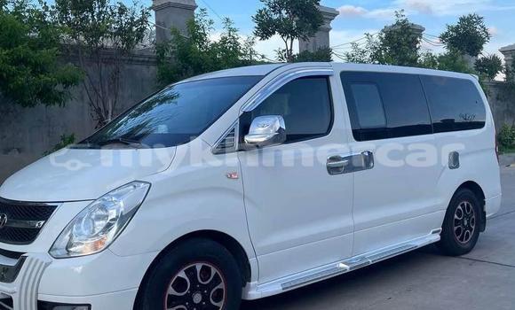 Buy Used Hyundai Starex White Car in Phnom Penh in Phnom Penh Buy Used Hyundai Starex White Car in Phnom Penh in Phnom Penh
