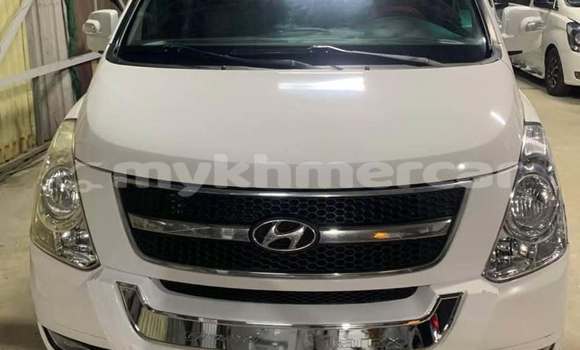 Buy Used Hyundai Starex White Car in Phnom Penh in Phnom Penh