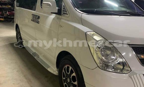 Buy Used Hyundai Starex White Car in Phnom Penh in Phnom Penh Buy Used Hyundai Starex White Car in Phnom Penh in Phnom Penh