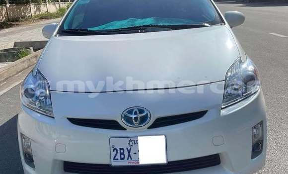 Buy Used Toyota Prius White Car in Phnom Penh in Phnom Penh Buy Used Toyota Prius White Car in Phnom Penh in Phnom Penh