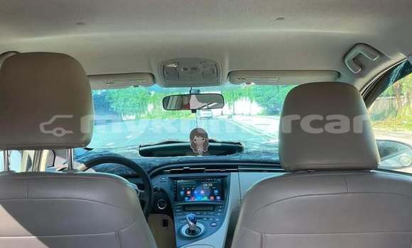 Buy Used Toyota Prius White Car in Phnom Penh in Phnom Penh Buy Used Toyota Prius White Car in Phnom Penh in Phnom Penh