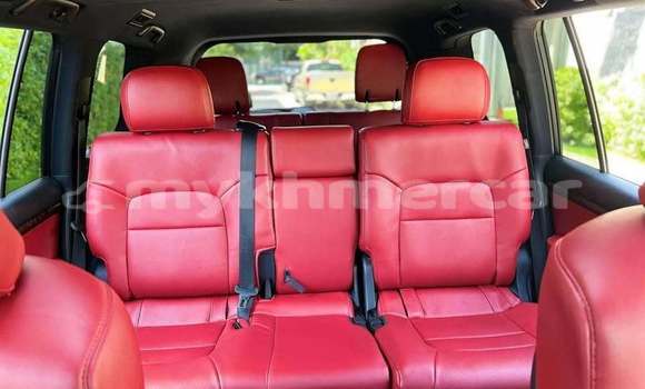 Buy Used Toyota Land Cruiser White Car in Phnom Penh in Phnom Penh Buy Used Toyota Land Cruiser White Car in Phnom Penh in Phnom Penh