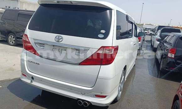 Buy Used Toyota Alphard White Car in Phnom Penh in Phnom Penh Buy Used Toyota Alphard White Car in Phnom Penh in Phnom Penh