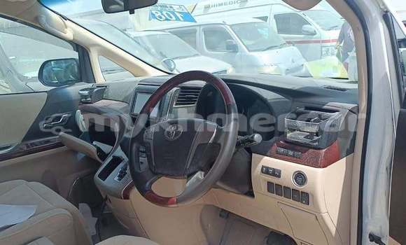 Buy Used Toyota Alphard White Car in Phnom Penh in Phnom Penh Buy Used Toyota Alphard White Car in Phnom Penh in Phnom Penh