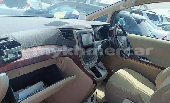 Buy Used Toyota Alphard White Car in Phnom Penh in Phnom Penh Buy Used Toyota Alphard White Car in Phnom Penh in Phnom Penh