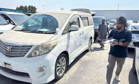 Buy Used Toyota Alphard White Car in Phnom Penh in Phnom Penh Buy Used Toyota Alphard White Car in Phnom Penh in Phnom Penh