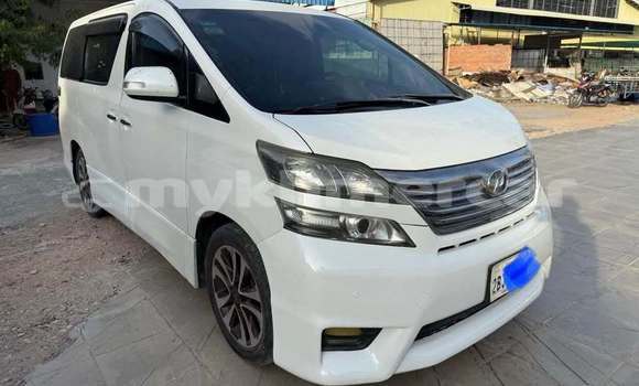 Buy Used Toyota Vellfire White Car in Phnom Penh in Phnom Penh Buy Used Toyota Vellfire White Car in Phnom Penh in Phnom Penh
