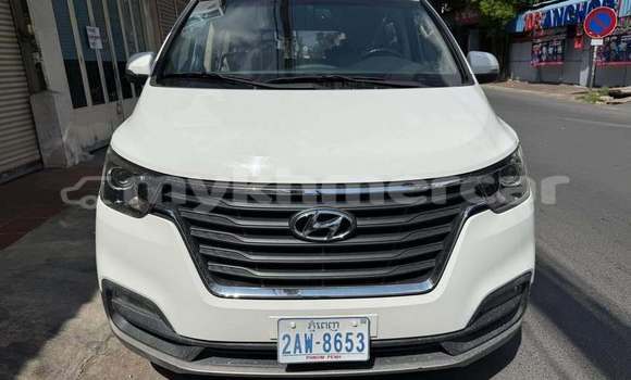 Buy Used Hyundai H1 White Car in Phnom Penh in Phnom Penh Buy Used Hyundai H1 White Car in Phnom Penh in Phnom Penh