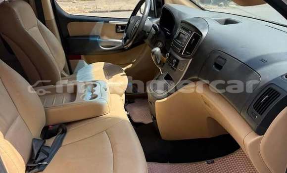 Buy Used Hyundai H1 White Car in Phnom Penh in Phnom Penh Buy Used Hyundai H1 White Car in Phnom Penh in Phnom Penh